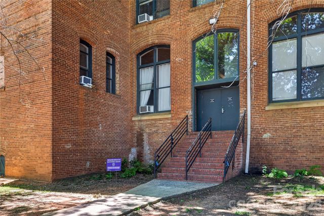 201 S Hoskins Road 121, Charlotte, NC 28208