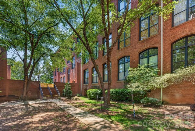 201 S Hoskins Road 121, Charlotte, NC 28208