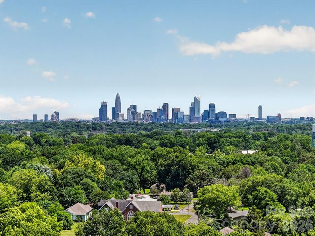 201 S Hoskins Road 121, Charlotte, NC 28208