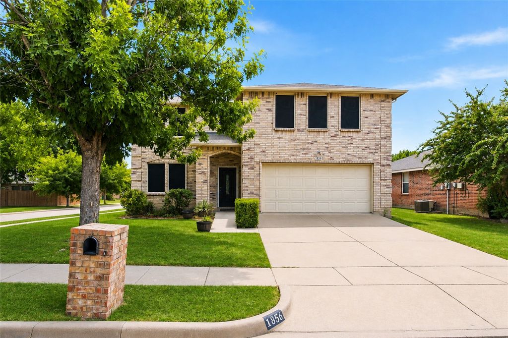 1856 Lariat Drive, Fort Worth, TX 76247 — photo 2