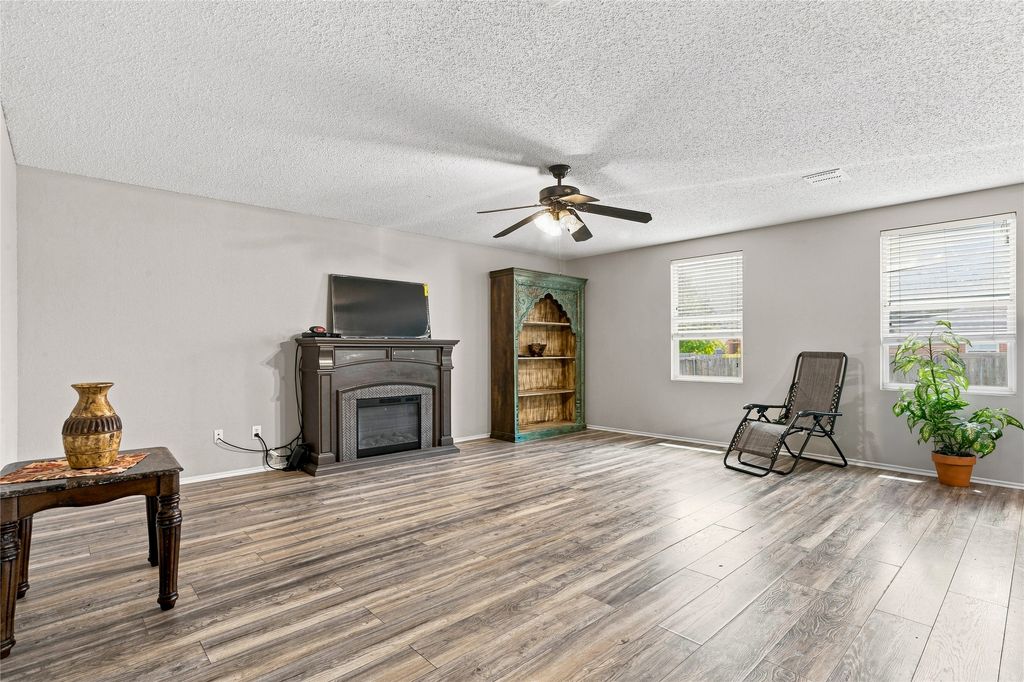 1856 Lariat Drive, Fort Worth, TX 76247 — photo 4