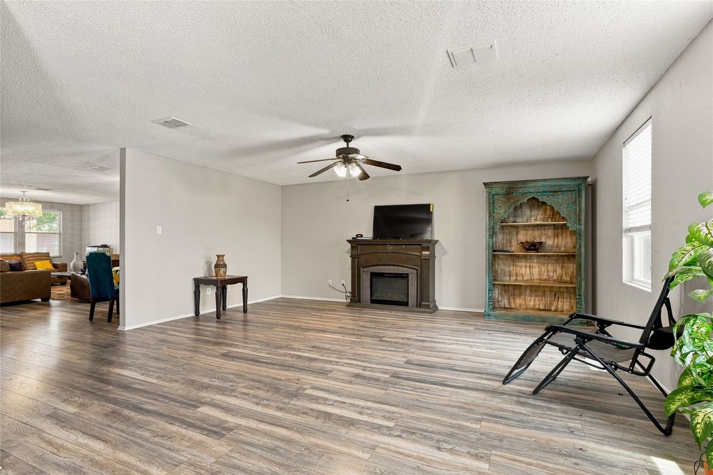 1856 Lariat Drive, Fort Worth, TX 76247 — photo 5