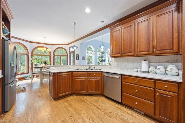 102 Trumpet RD, Smithfield, VA 23430