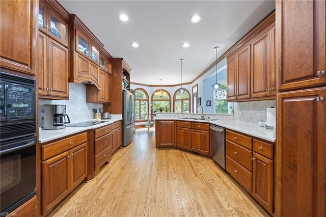 102 Trumpet RD, Smithfield, VA 23430