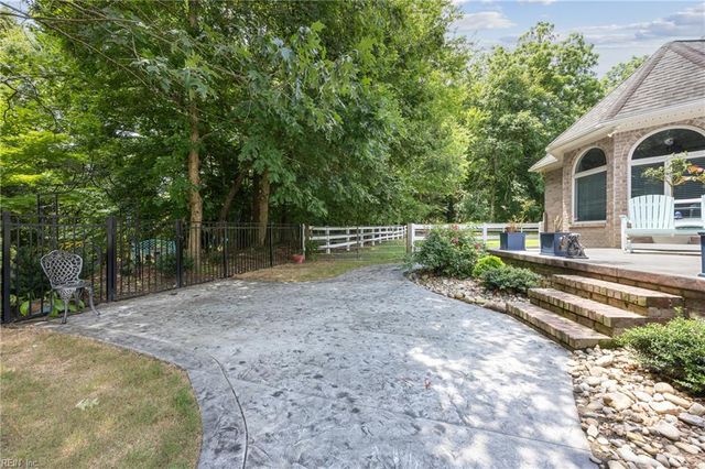 102 Trumpet RD, Smithfield, VA 23430