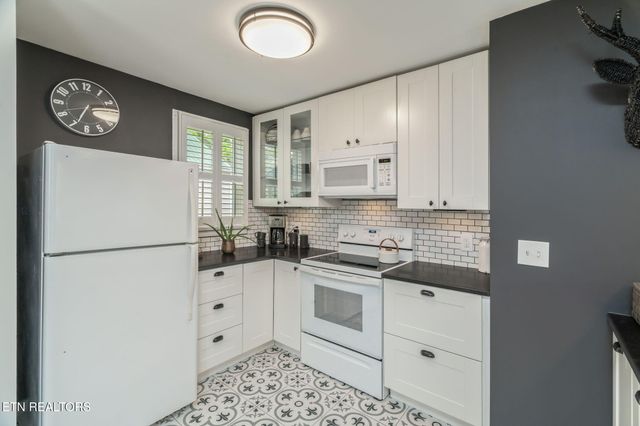 3953 Greenleaf Ave, Knoxville, TN 37919