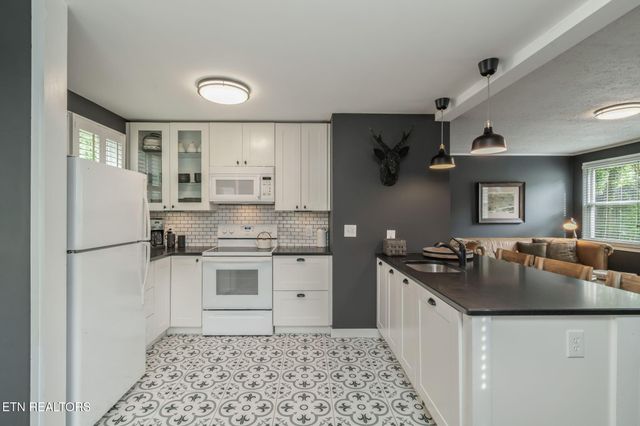 3953 Greenleaf Ave, Knoxville, TN 37919