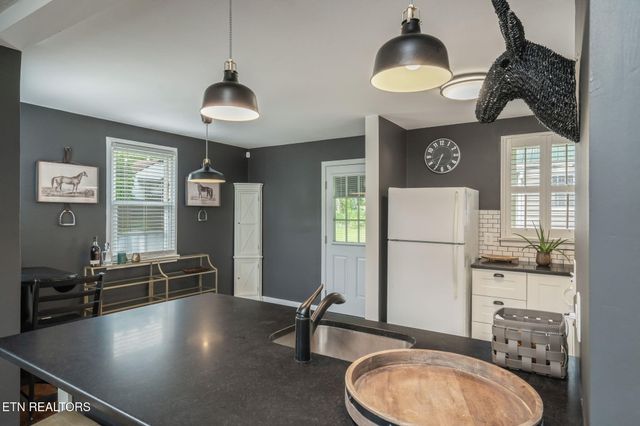 3953 Greenleaf Ave, Knoxville, TN 37919