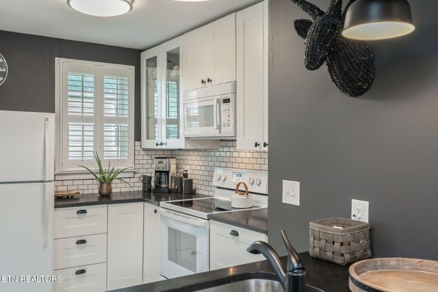 3953 Greenleaf Ave, Knoxville, TN 37919