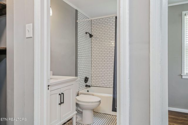 3953 Greenleaf Ave, Knoxville, TN 37919