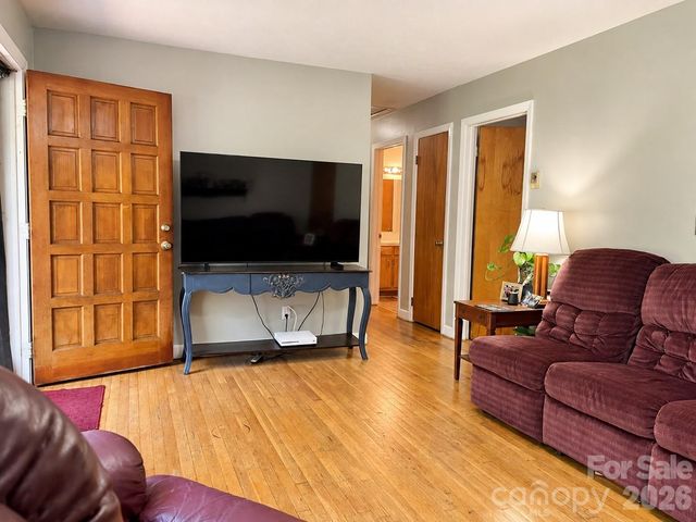 1270 Amherst Road, Morganton, NC 28655