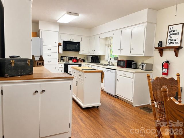 1270 Amherst Road, Morganton, NC 28655