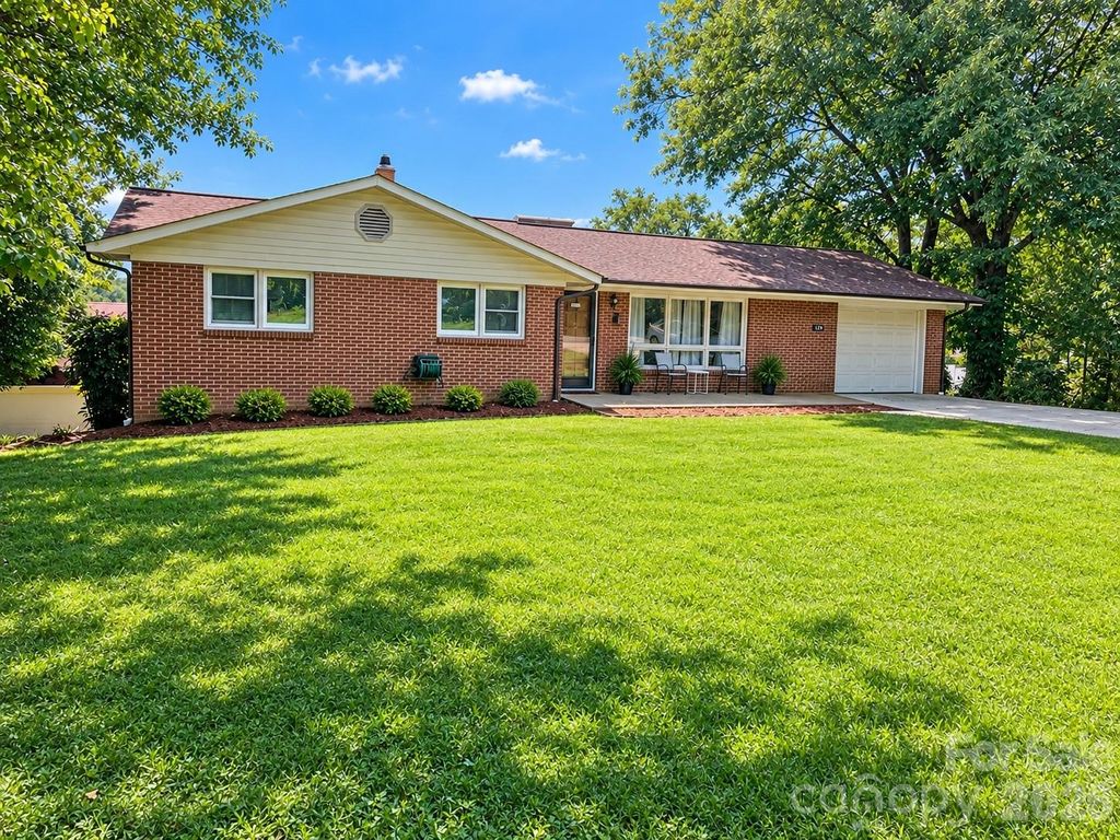 1270 Amherst Road, Morganton, NC 28655