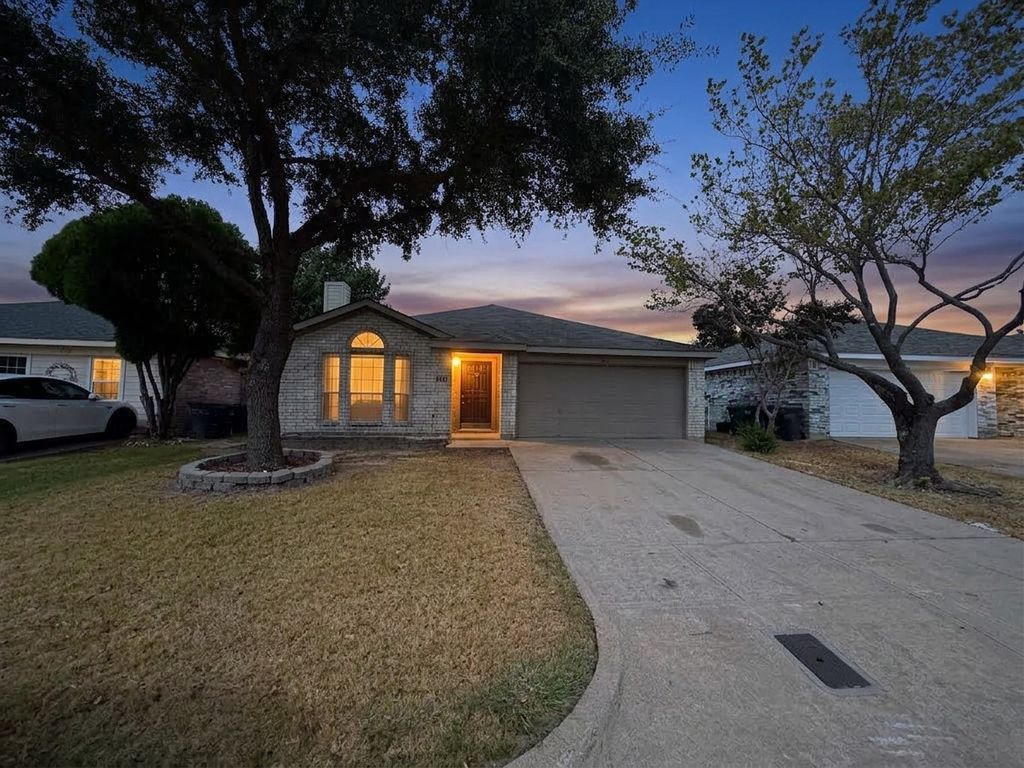 8109 E Summer Trail Drive, Fort Worth, TX 76137 — exterior