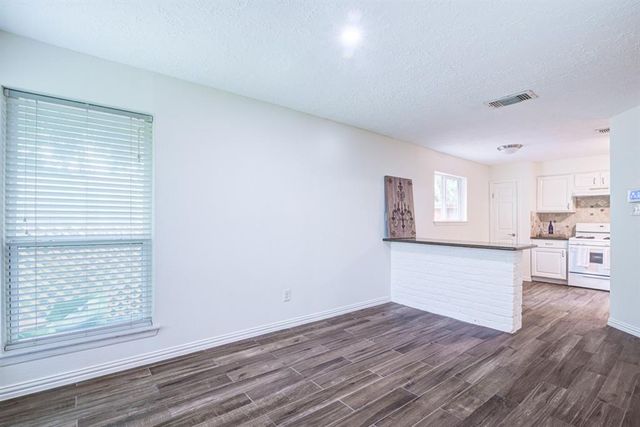 442 Reseda Drive, Houston, TX 77598