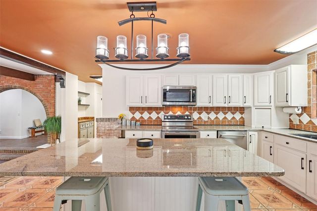 4219 MAGNOLIA AVENUE, Leesburg, FL 34748