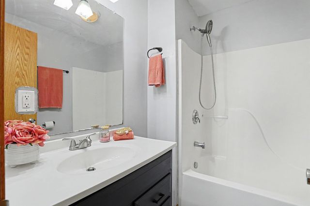 340 W 7th, Haysville, KS 67060