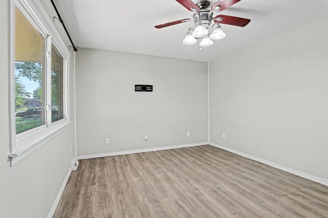 340 W 7th, Haysville, KS 67060