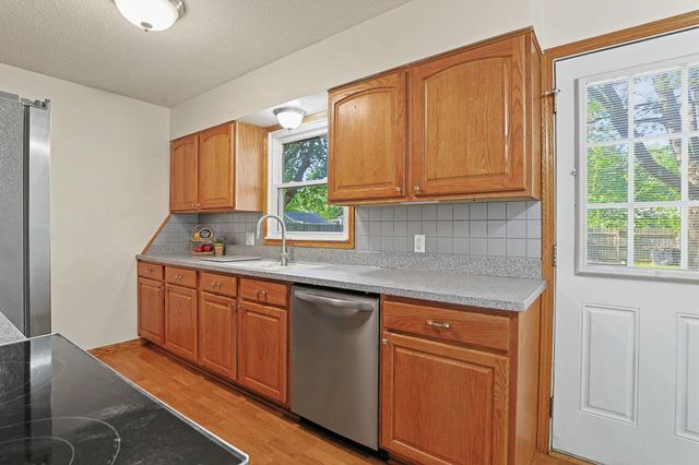 340 W 7th, Haysville, KS 67060