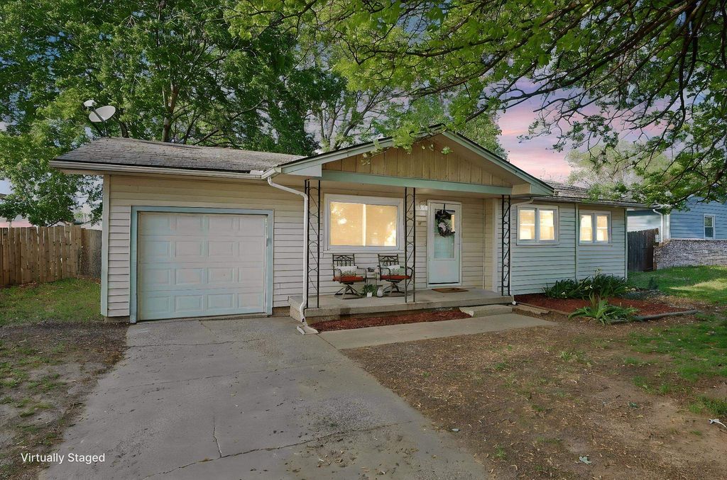 340 W 7th, Haysville, KS 67060