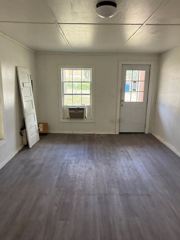 601 SW Menard Street, Sonora, TX 76950