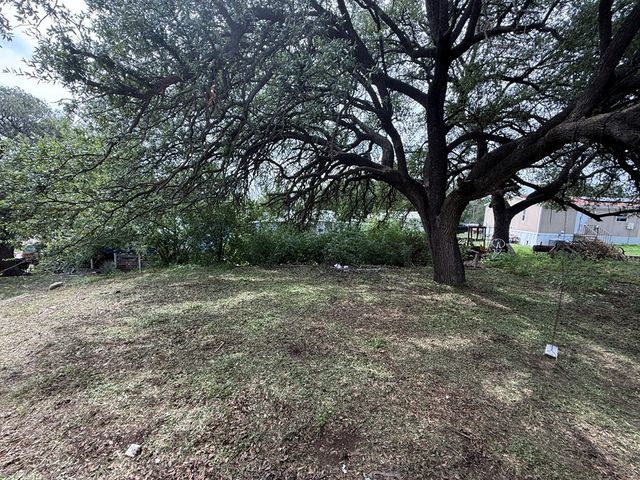 601 SW Menard Street, Sonora, TX 76950