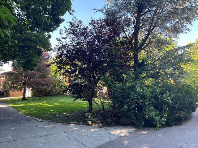 1-11 147th Street, Whitestone, NY 11357