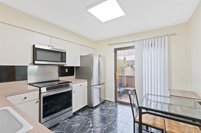 18 Heritage Drive E, New City, NY 10956