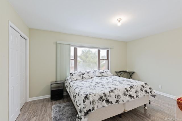 18 Heritage Drive E, New City, NY 10956