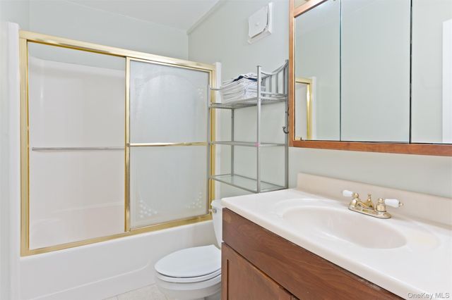 18 Heritage Drive E, New City, NY 10956