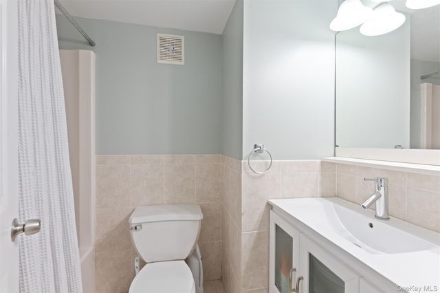 18 Heritage Drive E, New City, NY 10956