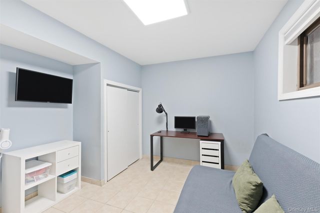 18 Heritage Drive E, New City, NY 10956