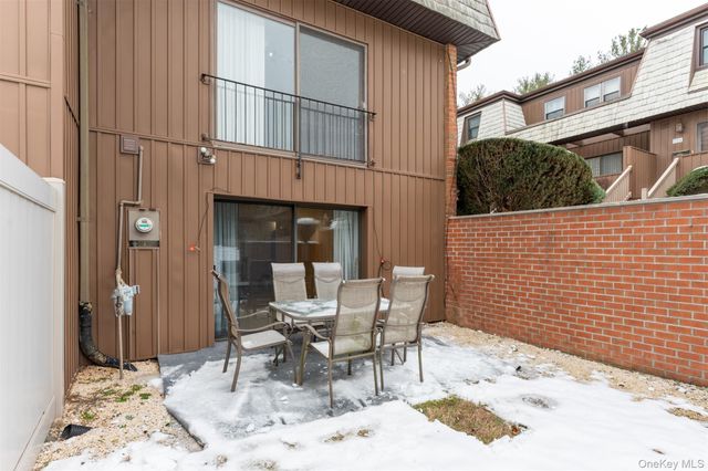 18 Heritage Drive E, New City, NY 10956