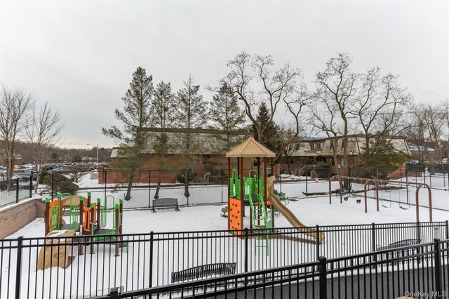 18 Heritage Drive E, New City, NY 10956