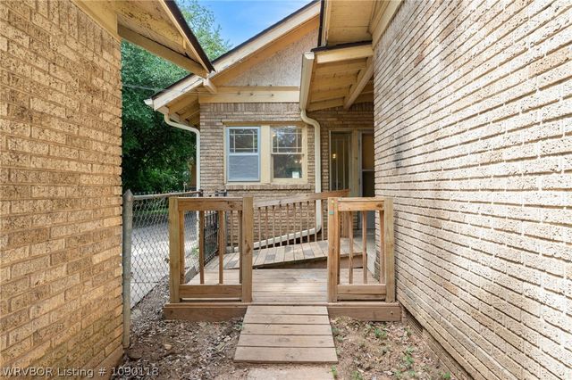 2014 S M Street, Fort Smith, AR 72901