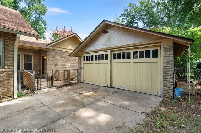 2014 S M Street, Fort Smith, AR 72901