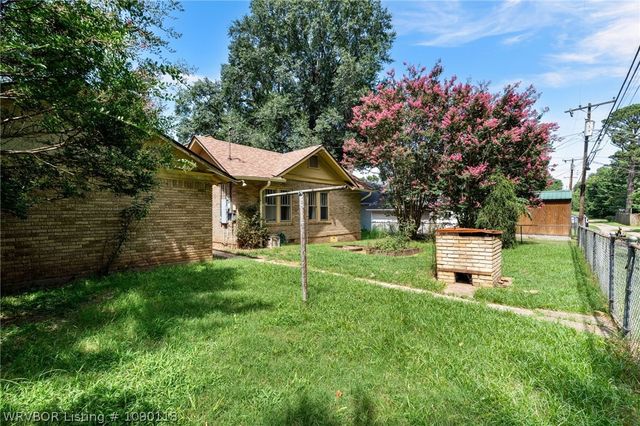 2014 S M Street, Fort Smith, AR 72901