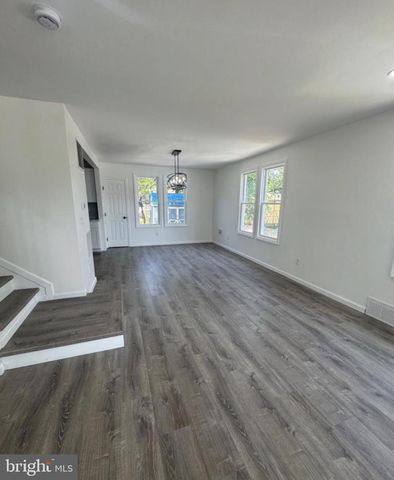 3 N GROVE AVE, National Park, NJ 08063