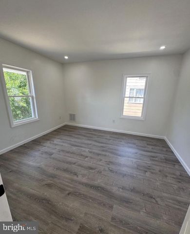 3 N GROVE AVE, National Park, NJ 08063