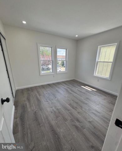 3 N GROVE AVE, National Park, NJ 08063