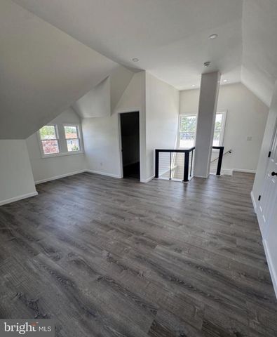 3 N GROVE AVE, National Park, NJ 08063