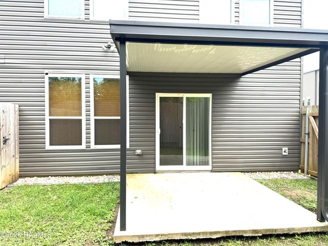 512 Highland Oaks Lane, Lafayette, LA 70508