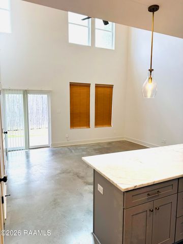 512 Highland Oaks Lane, Lafayette, LA 70508