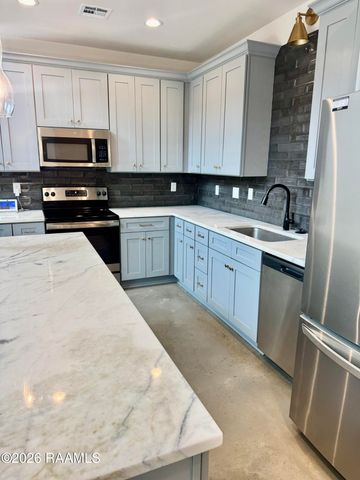512 Highland Oaks Lane, Lafayette, LA 70508