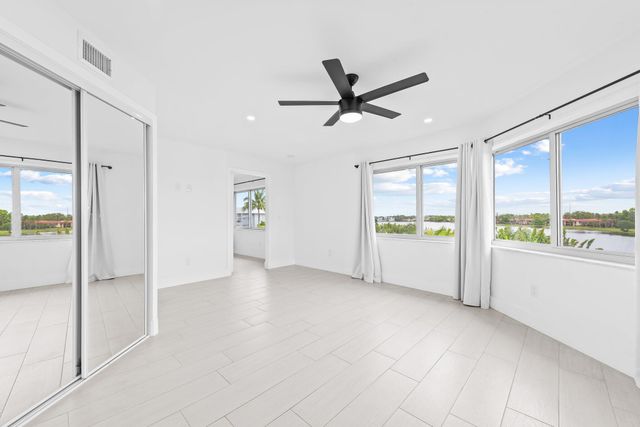 877 NE 195TH Street 422, Miami, FL 33179