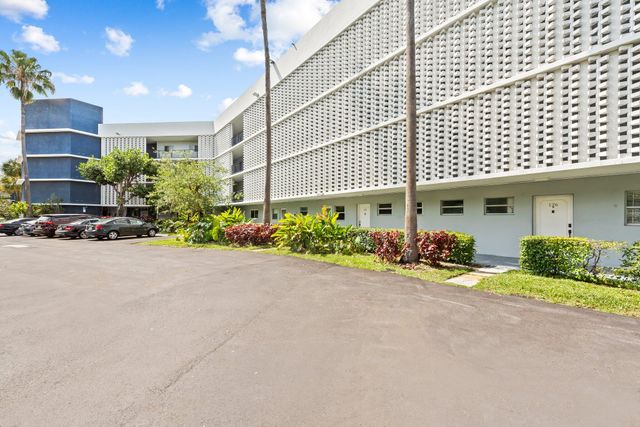 877 NE 195TH Street 422, Miami, FL 33179