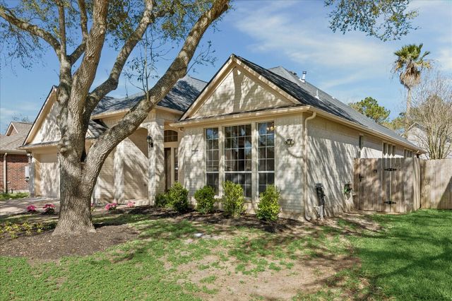 3211 Chappelwood Drive, Pearland, TX 77584