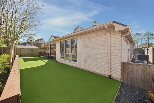 3211 Chappelwood Drive, Pearland, TX 77584