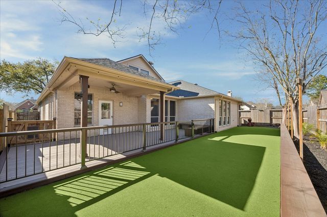 3211 Chappelwood Drive, Pearland, TX 77584