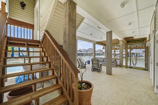 1315 Wahini Street, Galveston, TX 77554